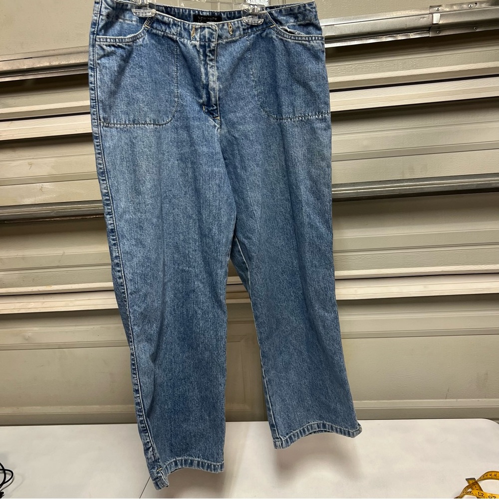 Women's High Rise cropped wide Leg Jeans size 12 100% Cotton Denim New York & Co